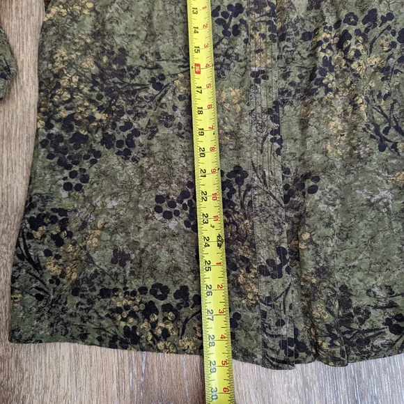 Banana Republic Womens 14 100% silk button blouse top green flower print - Picture 10 of 11